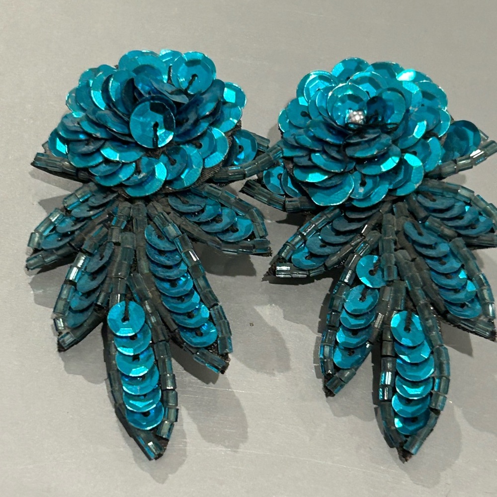 Turquoise Sequin Hand made vintage pierced earring new ( reduced) - Picture 16 of 16